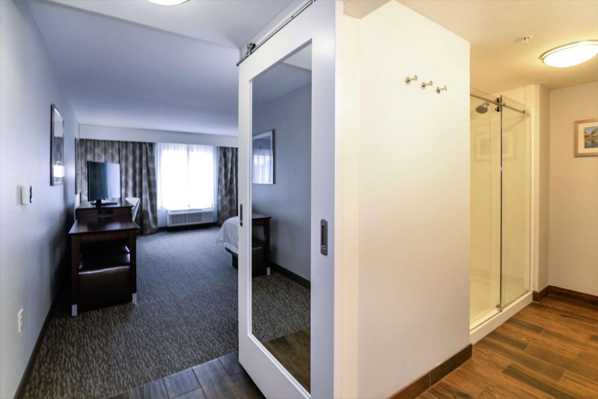 Hampton Inn Brighton Mi Exteriör bild