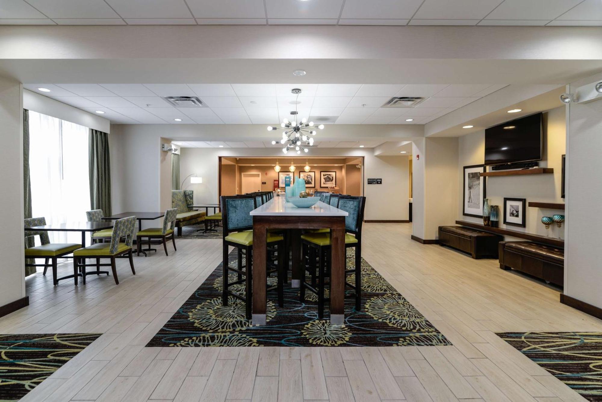 Hampton Inn Brighton Mi Exteriör bild