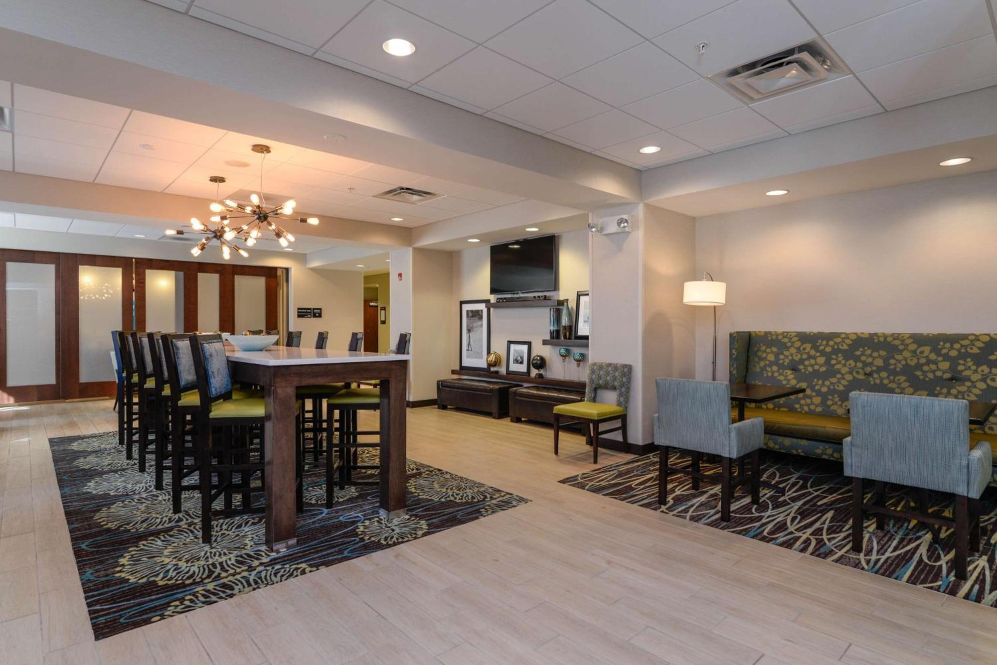 Hampton Inn Brighton Mi Exteriör bild